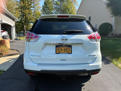 Used 2016 Nissan Rogue SV w/ SV Premium Package image 9