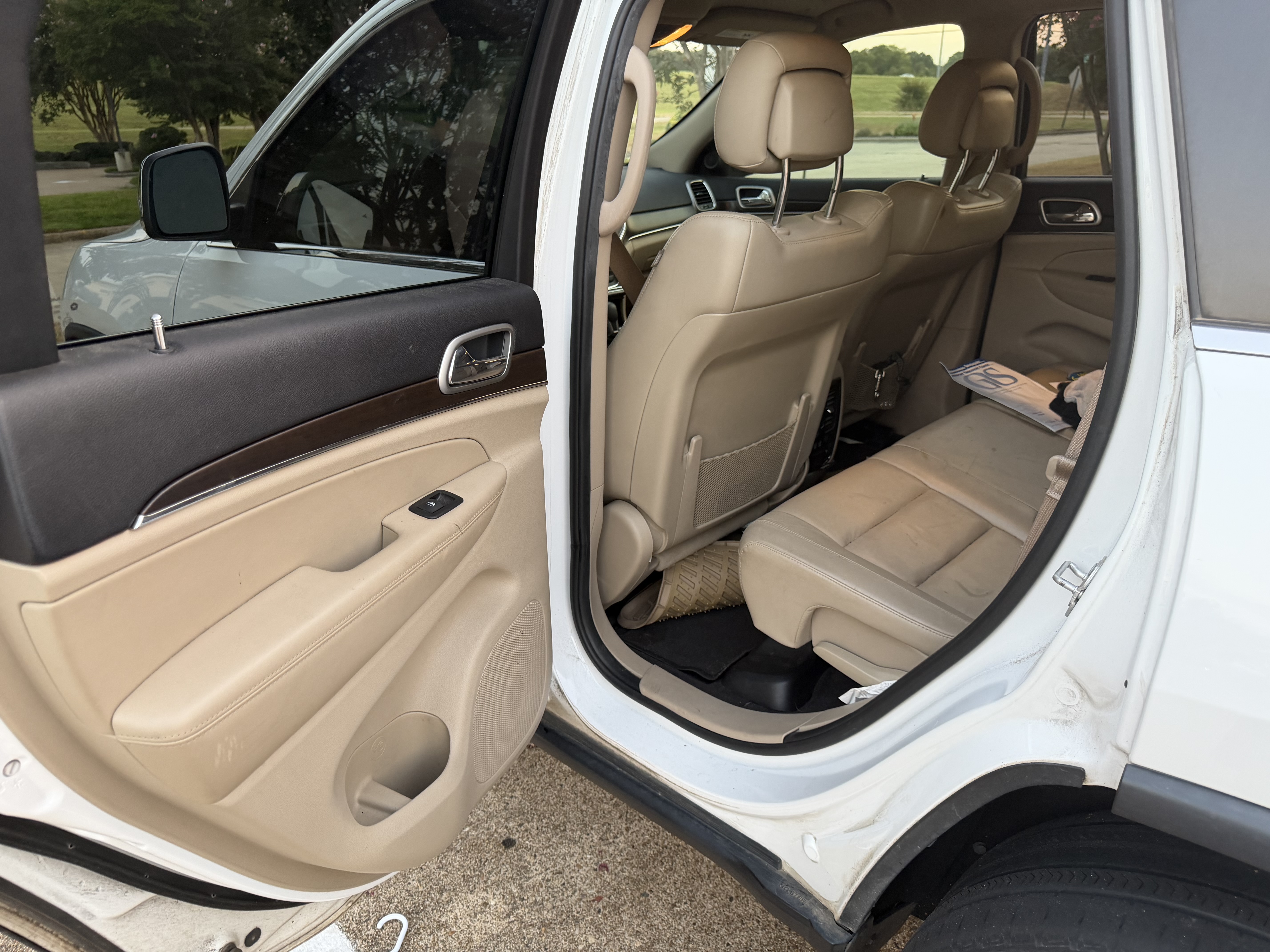 Used 2018 Jeep Grand Cherokee Limited AWD/4WD image 11