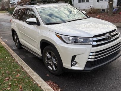 Used 2017 Toyota Highlander Limited Platinum