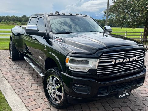 Used 2019 RAM 3500 Laramie image 9