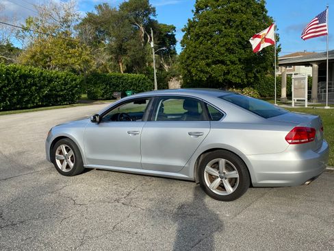 Used 2013 Volkswagen Passat 2.5 SE image 2