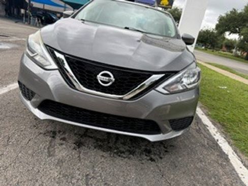 Used 2019 Nissan Sentra S w/ Electronics Package FWD image 2