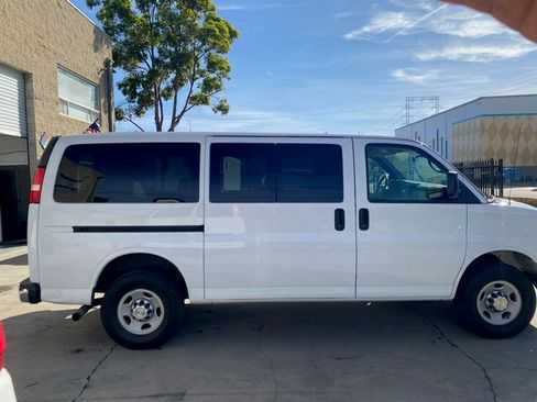 Used 2009 Chevrolet Express 3500 Passenger w/ LT Preferred Equipment Group image 8