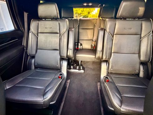 Used 2023 Cadillac Escalade Sport w/ LPO, ONYX Package image 15