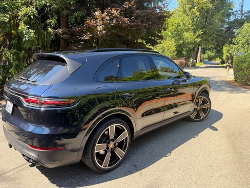 Used 2019 Porsche Cayenne S AWD/4WD image 4
