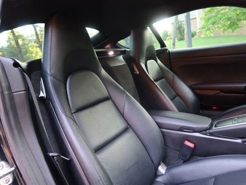 Used 2018 Porsche 718 Cayman image 11