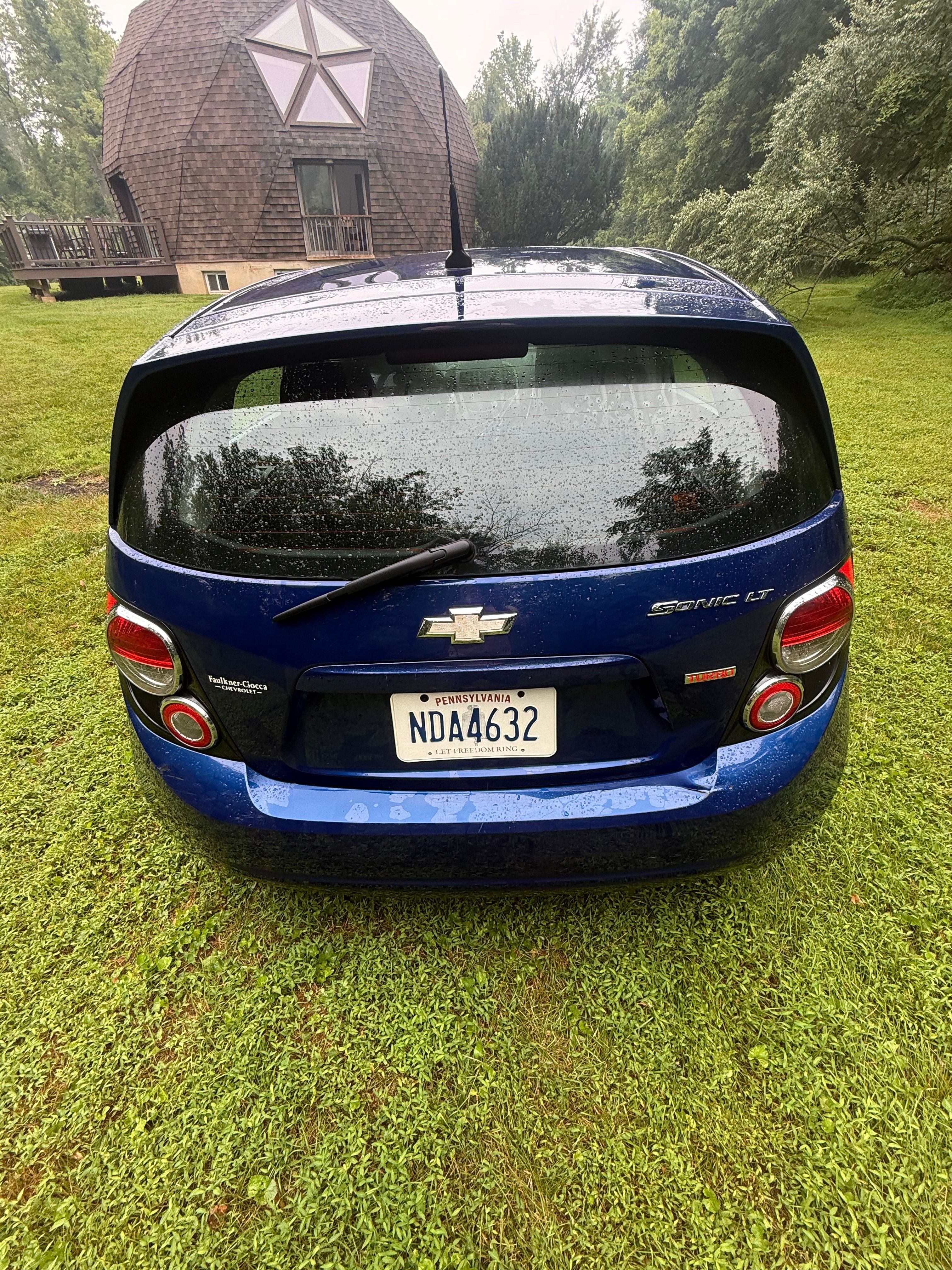 Used 2014 Chevrolet Sonic LT w/ Fun and Sun Package FWD image 8
