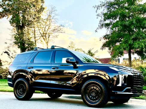 Used 2024 Hyundai Palisade Calligraphy image 2