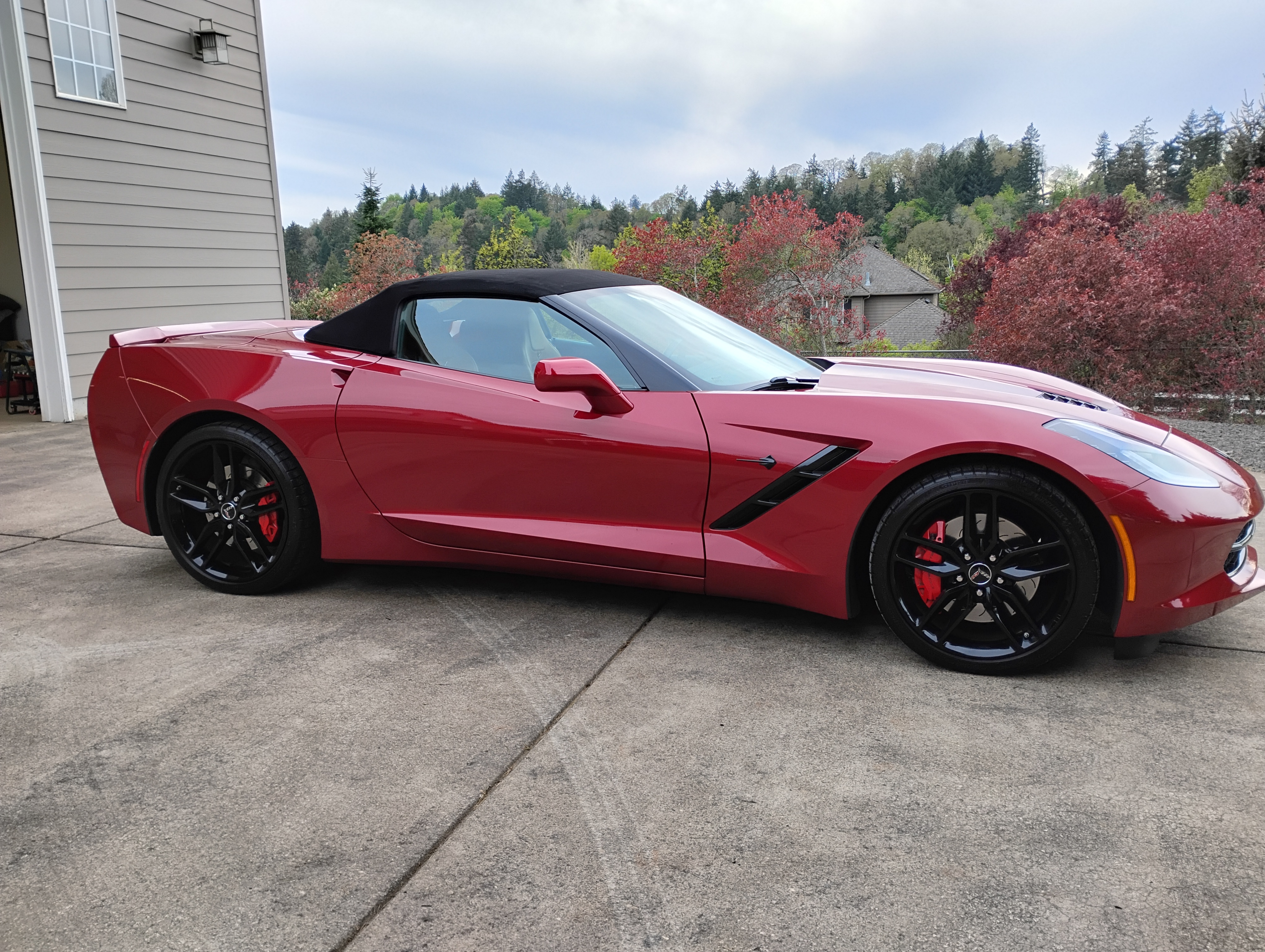 Used 2014 Chevrolet Corvette Stingray Convertible w/ 2LT Preferred Equipment Group RWD image 2