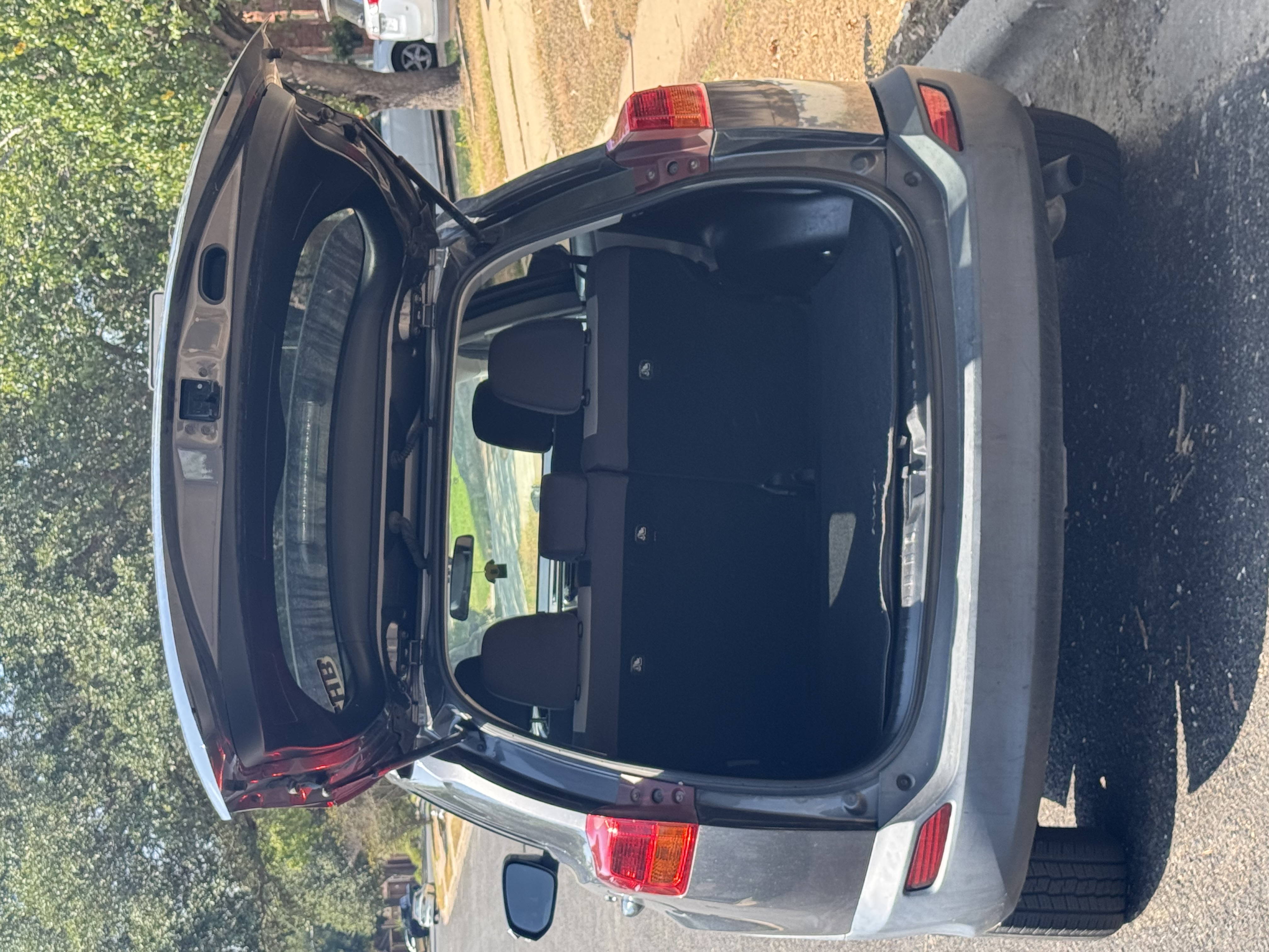 Used 2013 Toyota RAV4 XLE AWD/4WD image 5