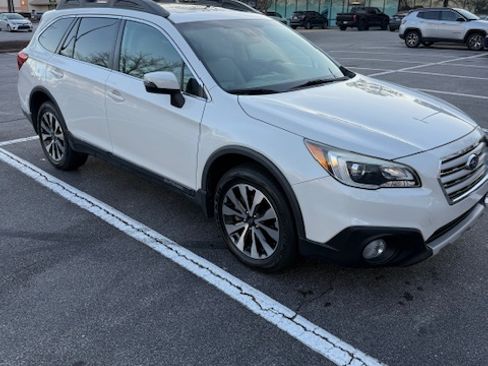 Used 2015 Subaru Outback 2.5i Limited image 1