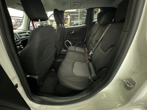 Used 2016 Jeep Renegade Latitude w/ Safety & Security Group image 29