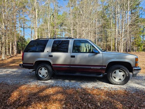 Used 1999 Chevrolet Tahoe Z71 w/ Comfort & Security Pkg image 23