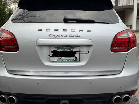 Used 2011 Porsche Cayenne Turbo image 5