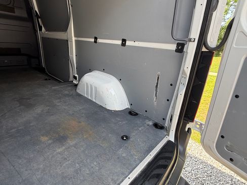Used 2020 Mercedes-Benz Sprinter 2500 image 13