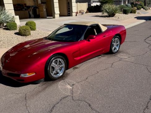 Used 2001 Chevrolet Corvette Convertible w/ Preferred Equipment Group2 image 10