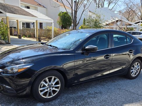 Used 2017 MAZDA MAZDA3 Sport w/ Preferred Equipment Package image 2