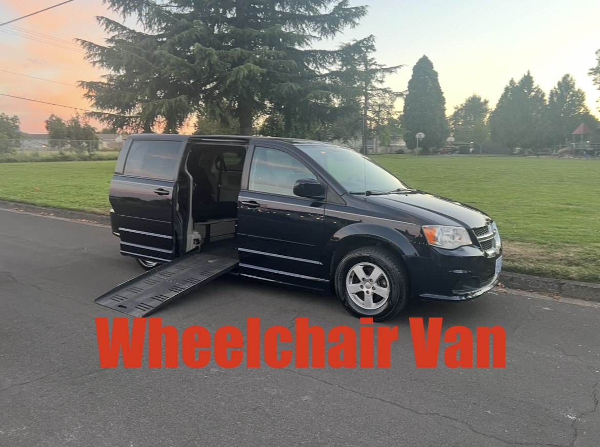 Used 2011 Dodge Grand Caravan Mainstreet w/ PWR Convenience Group FWD image 1