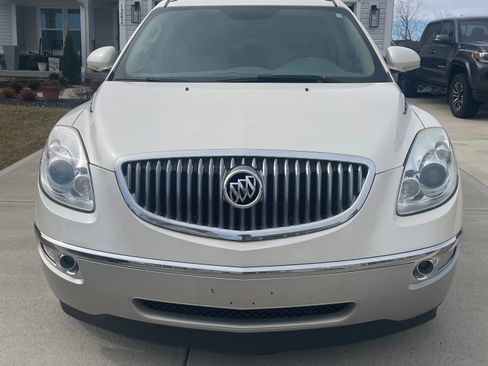 Used 2011 Buick Enclave CXL image 4