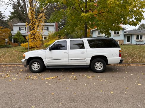 Used 2004 GMC Yukon XL SLT w/ Preferred Equipment Group image 11
