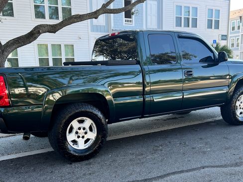 Used 2006 Chevrolet Silverado 1500 LT w/ Onstar Plus Package image 2
