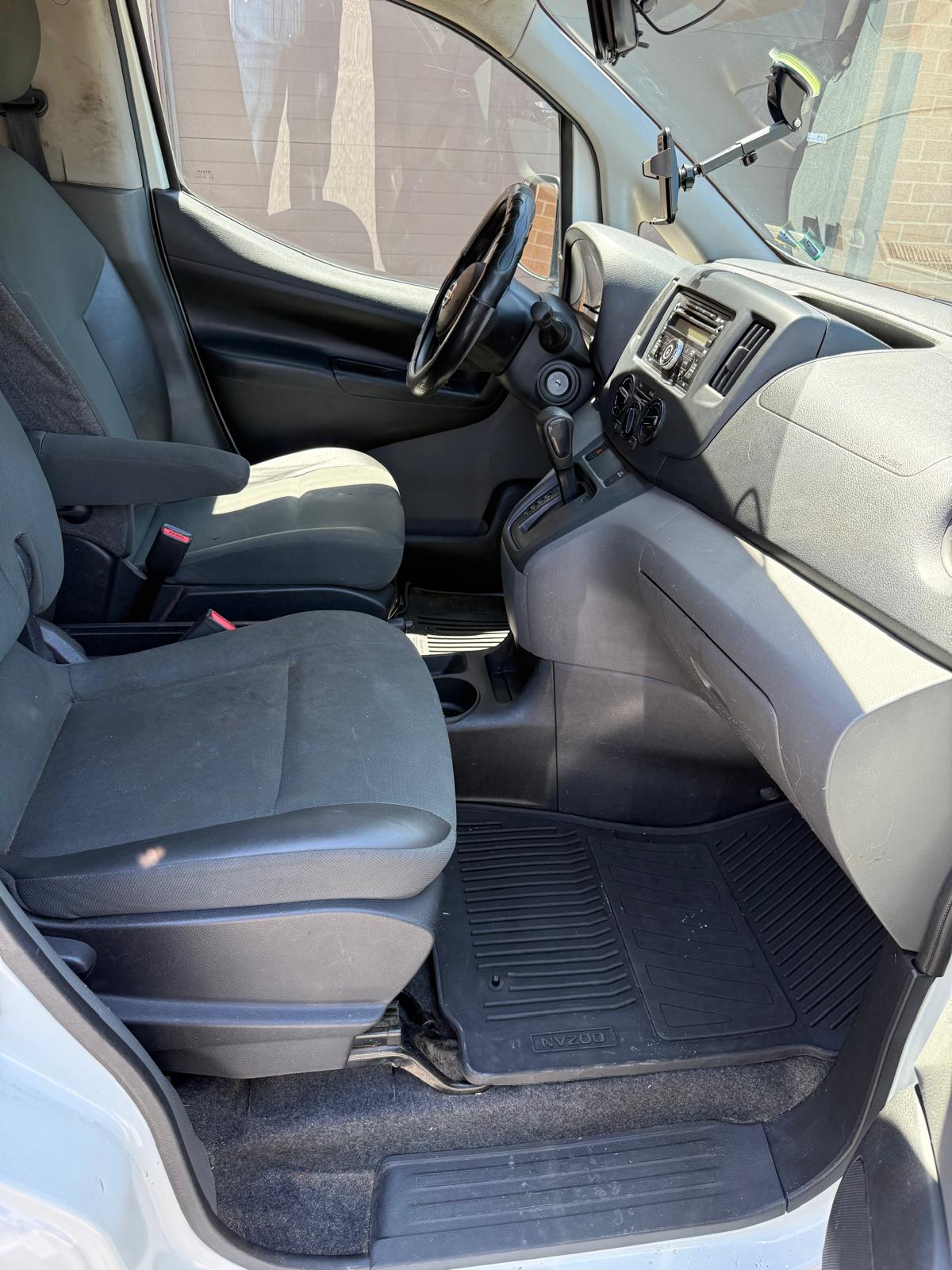 Used 2014 Nissan NV200 SV w/ Back Door Glass Package FWD image 9