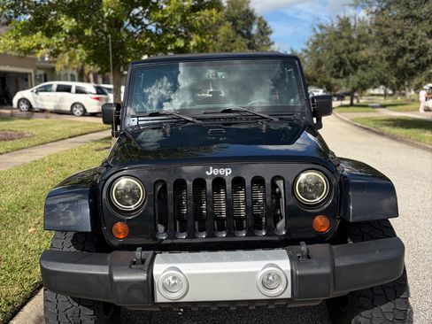 Used 2013 Jeep Wrangler Unlimited Sahara image 6