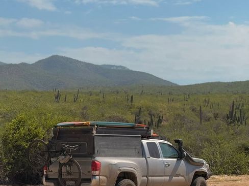 Used 2017 Toyota Tacoma SR5 w/ Tow Package image 11