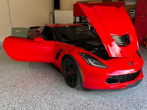 Used 2019 Chevrolet Corvette Z06 RWD image 2