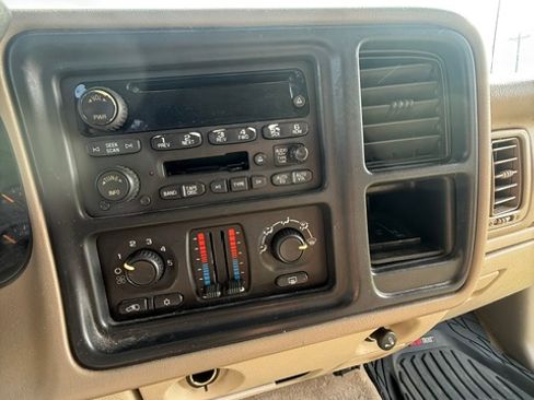 Used 2005 Chevrolet Tahoe LS RWD image 9