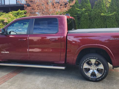 Used 2022 RAM 1500 Laramie image 1