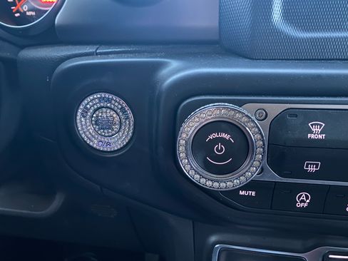 Used 2021 Jeep Gladiator Sport image 22