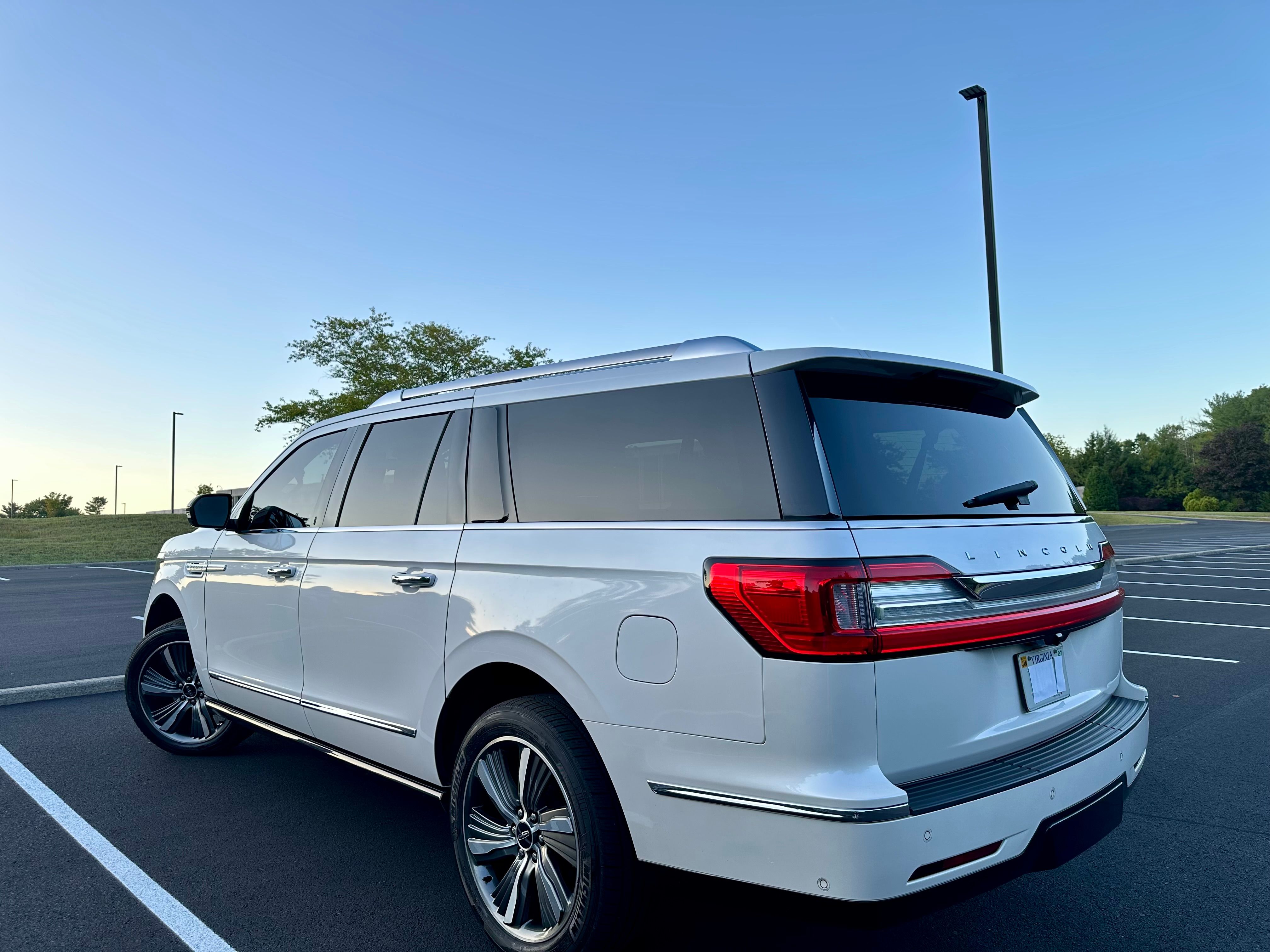 Used 2019 Lincoln Navigator L Reserve AWD/4WD image 9