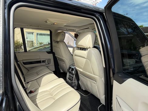 Used 2012 Land Rover Range Rover HSE LUX image 4