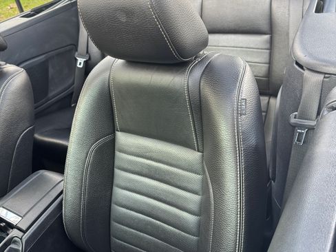 Used 2012 Ford Mustang Premium image 4