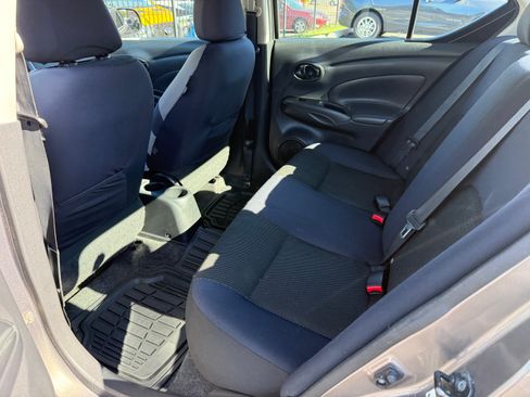 Used 2012 Nissan Versa SV FWD image 11