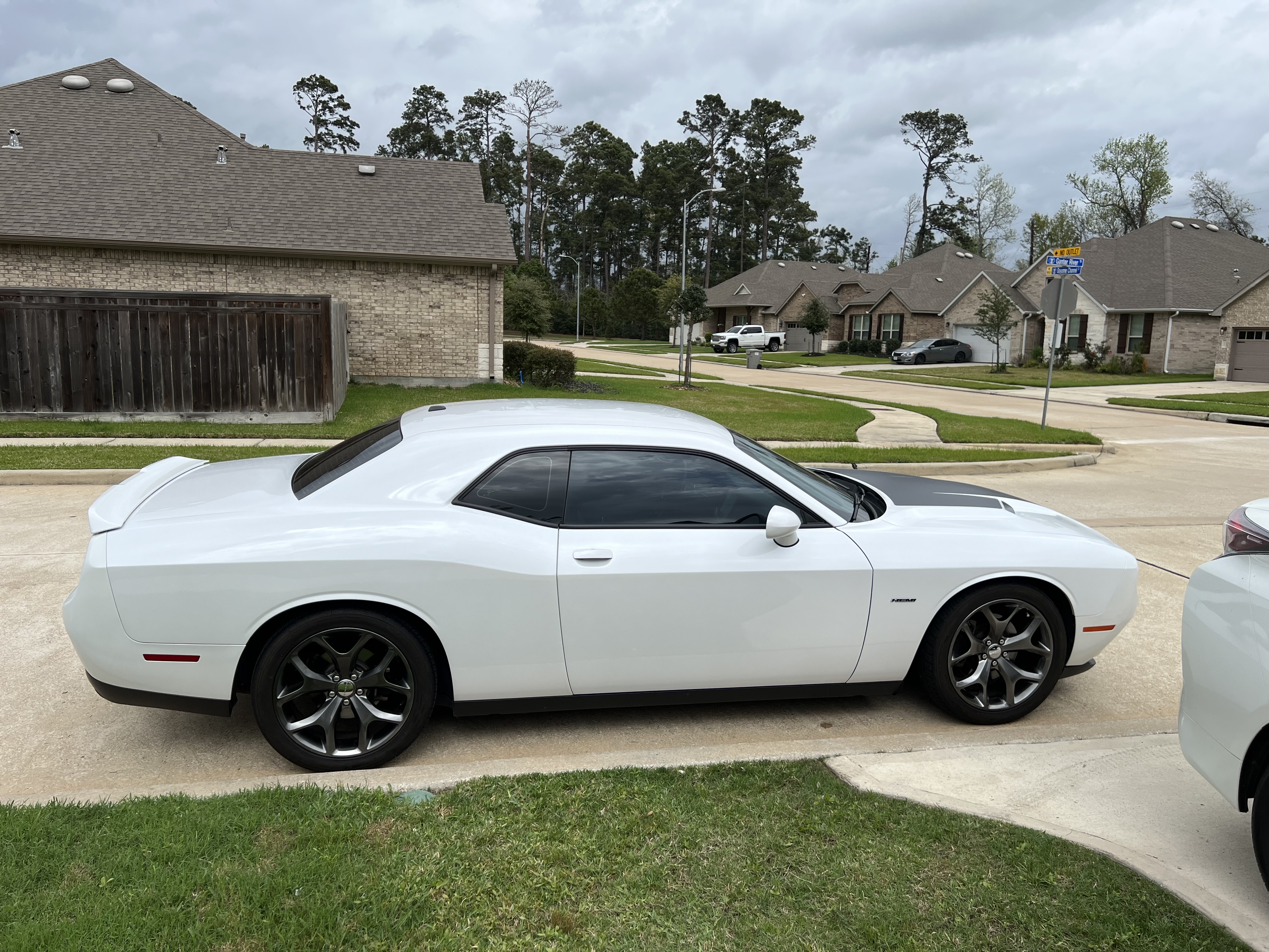 Used 2015 Dodge Challenger R/T w/ Quick Order Package 28B R/T RWD image 1