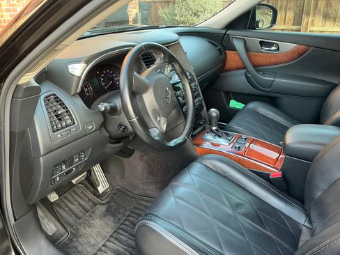 Used 2016 INFINITI QX70 3.7 w/ Premium Package image 2