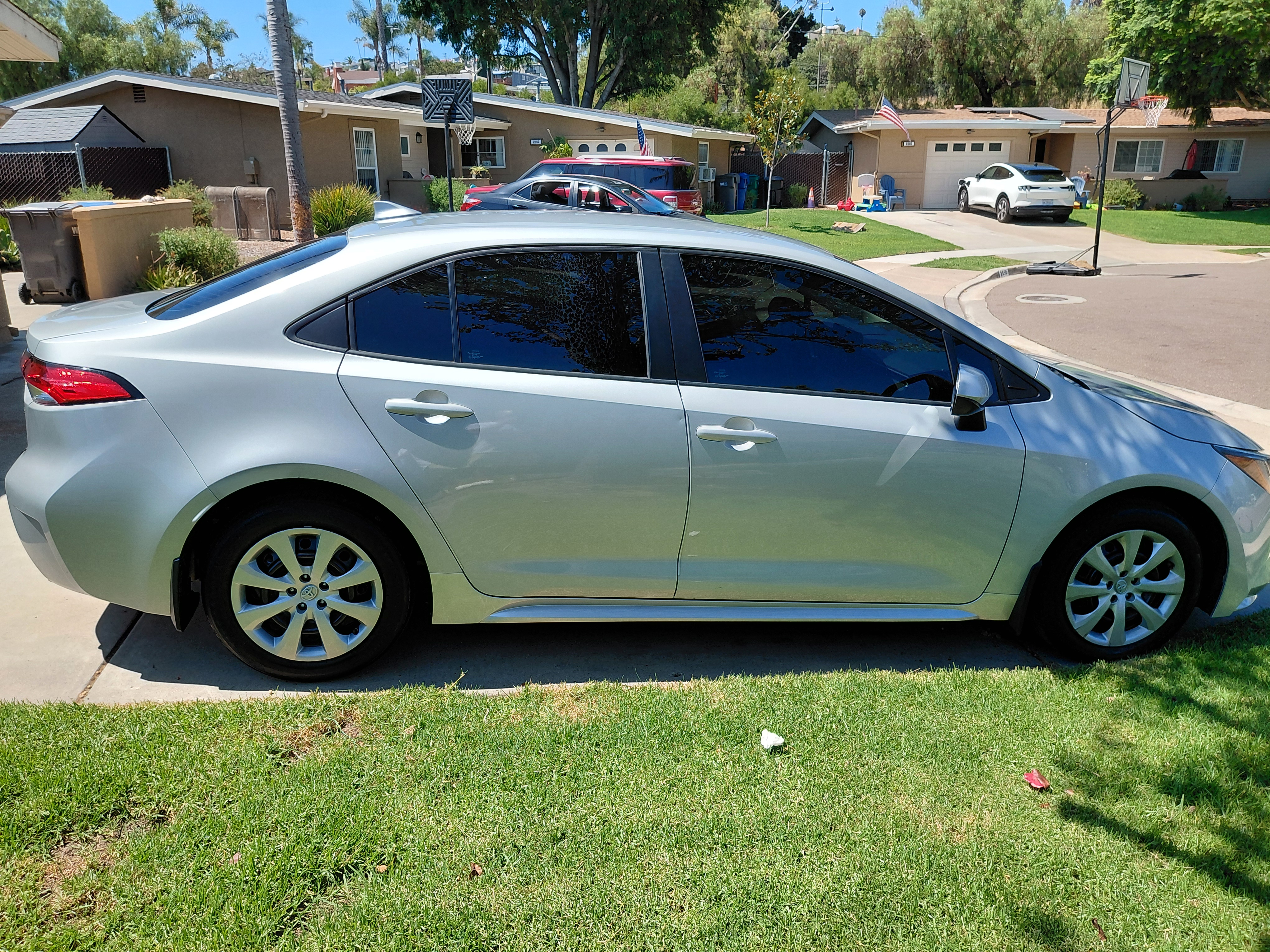 Used 2022 Toyota Corolla LE FWD image 9