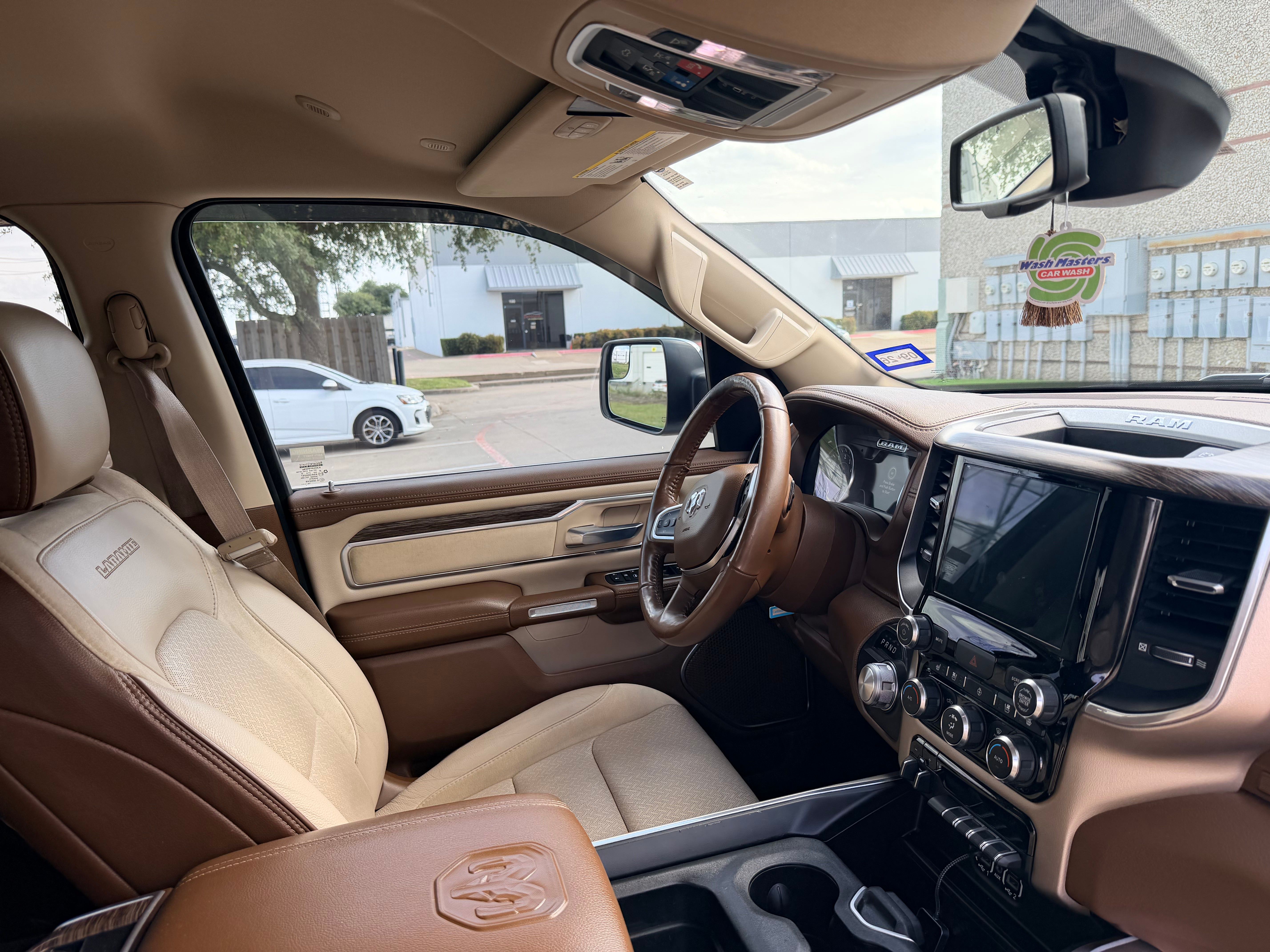 Used 2020 RAM 1500 Laramie RWD image 14