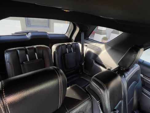 Used 2016 Ford Explorer Limited image 11