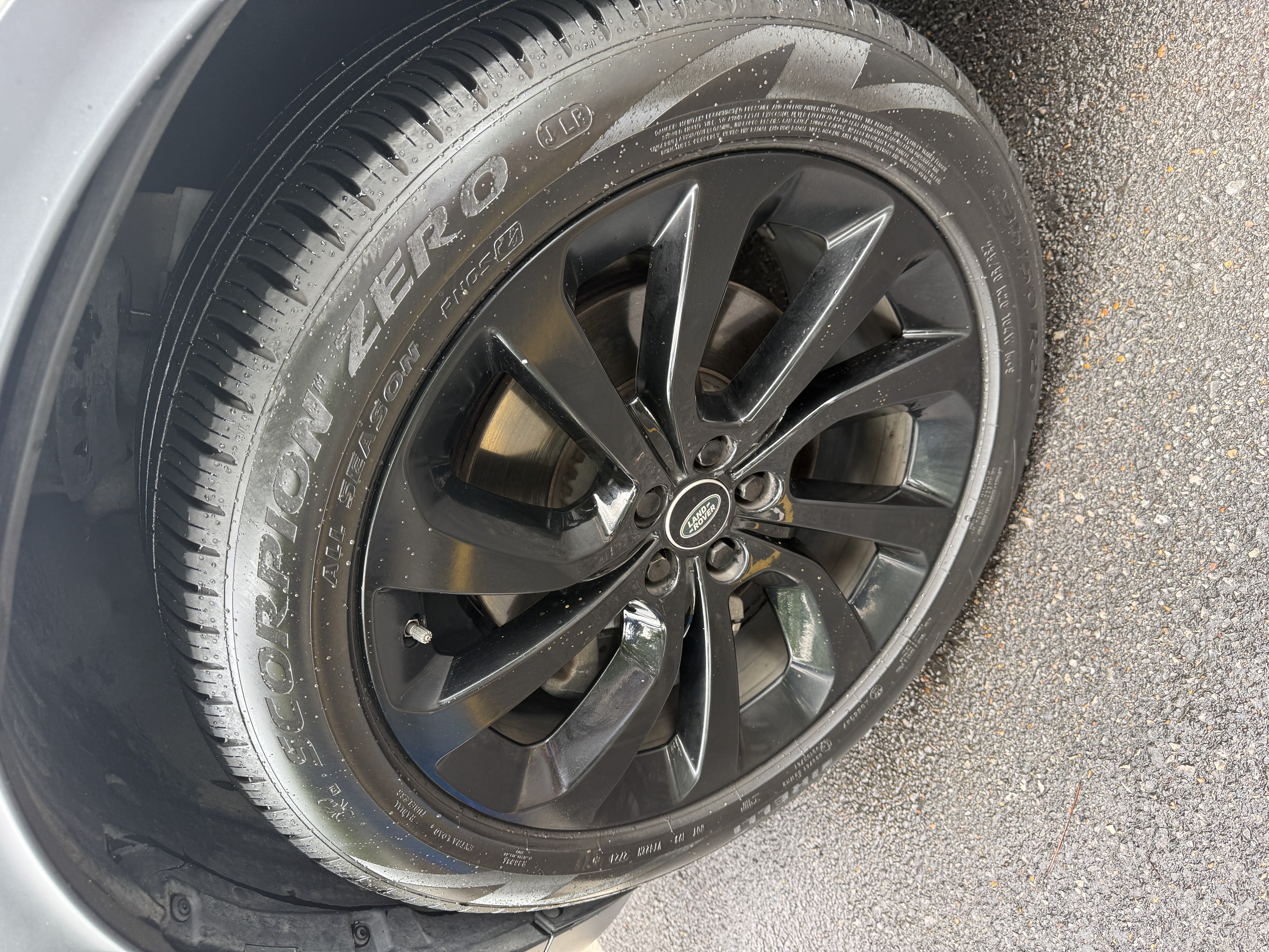 Used 2021 Land Rover Discovery Sport SE AWD/4WD image 9