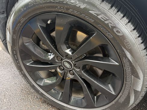 Used 2021 Land Rover Discovery Sport SE AWD/4WD image 9
