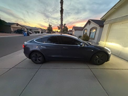 Used 2019 Tesla Model 3 Performance image 18