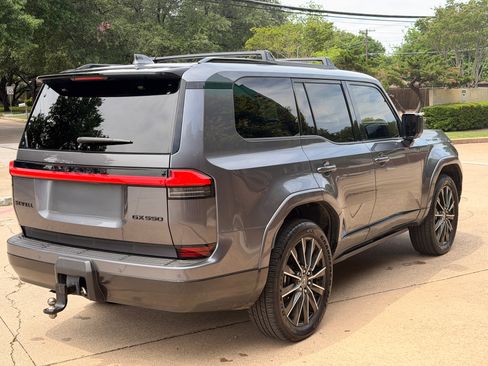 Used 2025 Lexus GX 550 w/ Cold Area Package image 5
