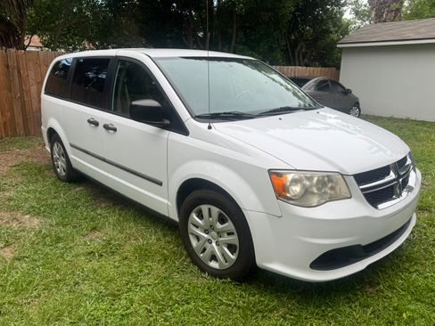 Used 2014 Dodge Grand Caravan American Value Package FWD image 12