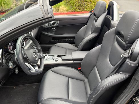 Used 2018 Mercedes-Benz SLC 300 image 11