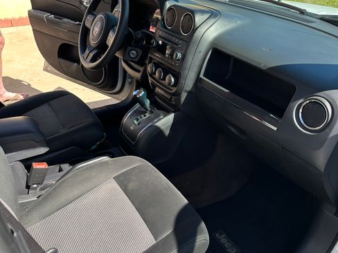 Used 2014 Jeep Patriot Sport image 12