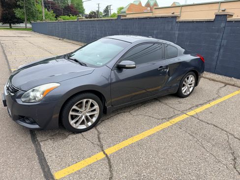 Used 2012 Nissan Altima 3.5 SR w/ Technology Pkg FWD image 6