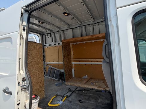Used 2020 Nissan NV 2500 SV RWD image 9
